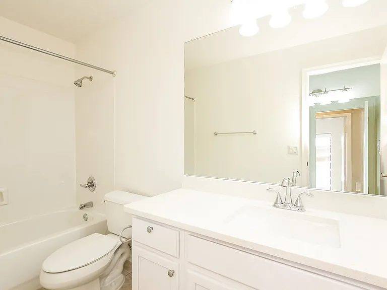4503 N 88th Ave — Photo 14