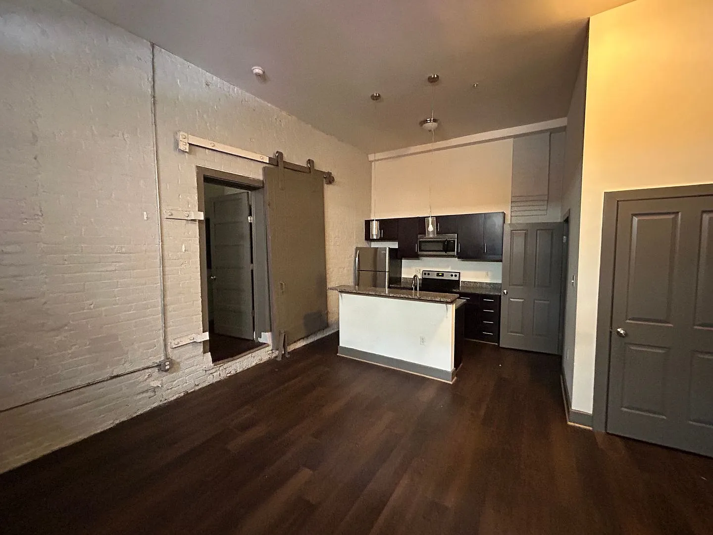 1100 Hull Street Apartments — Photo 1