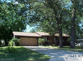 2775 Patricia Dr, Muskegon, MI 49445
