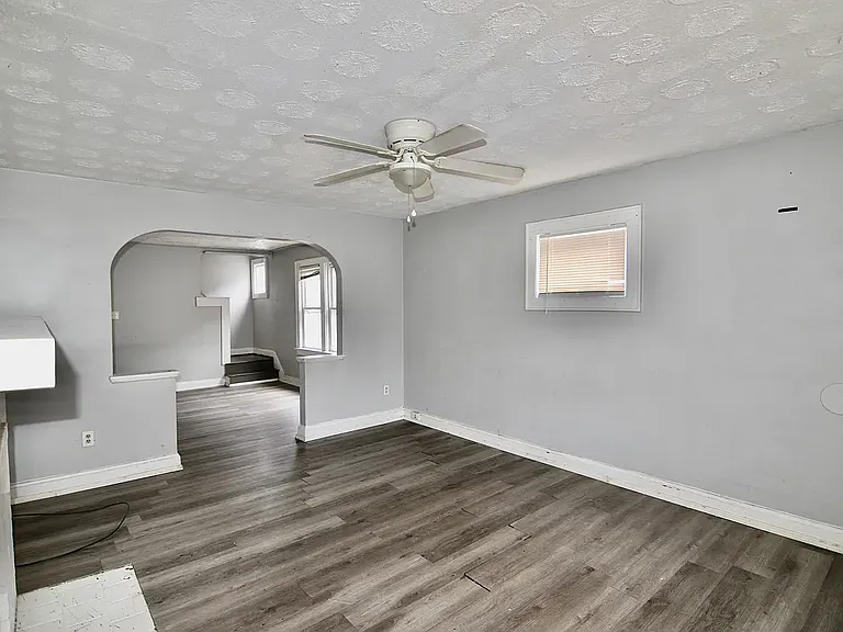 254 S Princeton Ave — Photo 4