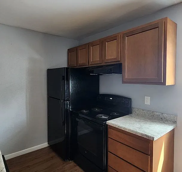 Myers Court — Photo 13