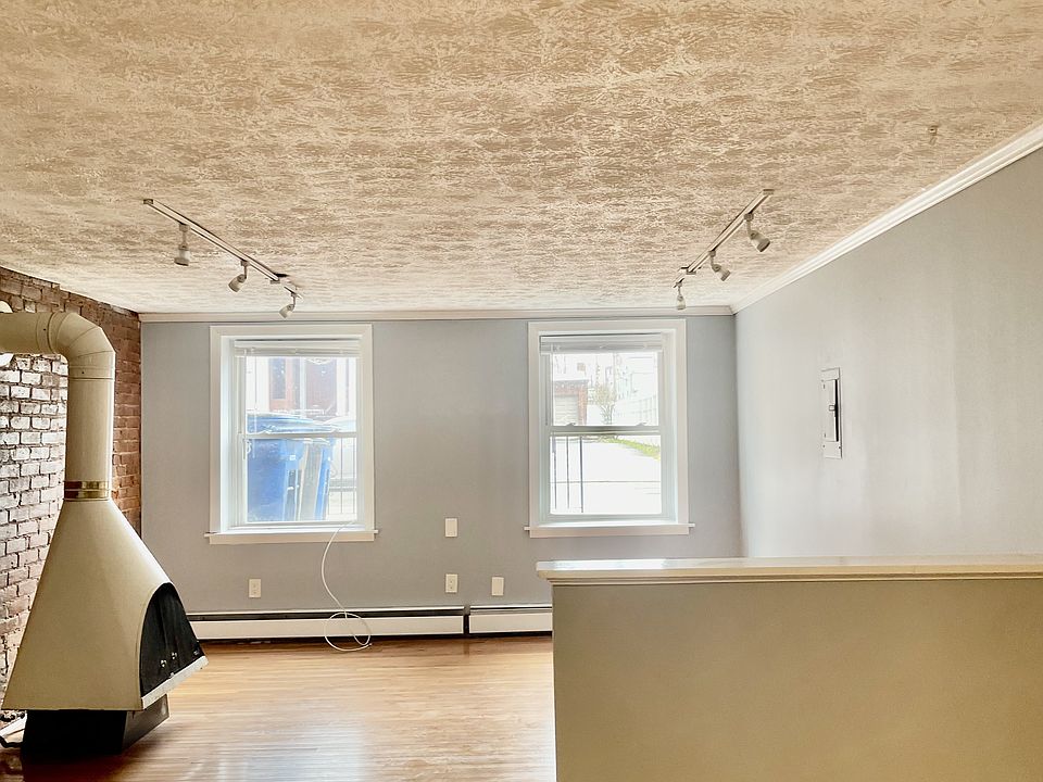 1st image of 46 Warren St Unit 1