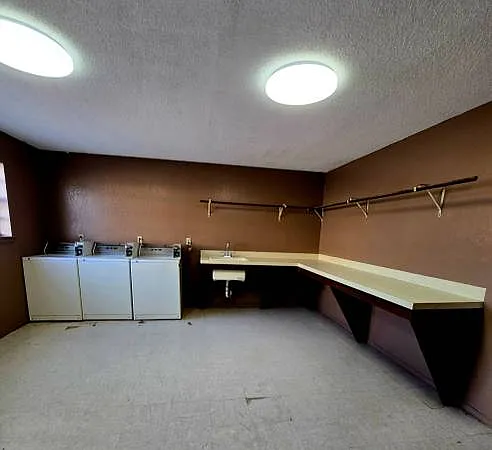 4600 N D St #25 — Photo 13