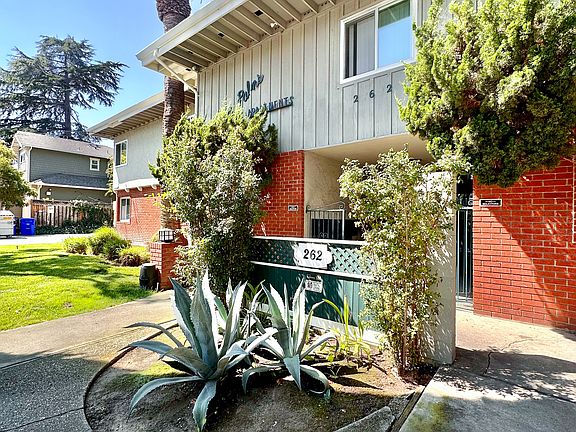 3rd image of 262 Mariposa Ave
