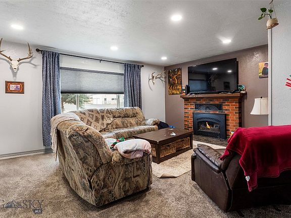 3rd image of 1401 Sampson St