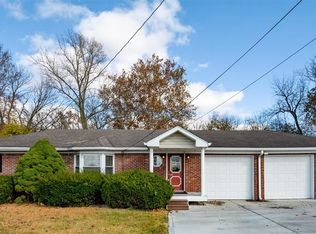 1812 S Clark Rd, Shelbyville, IN 46176