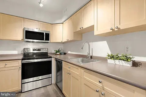 3804 Rodman St NW #302 — Photo 5