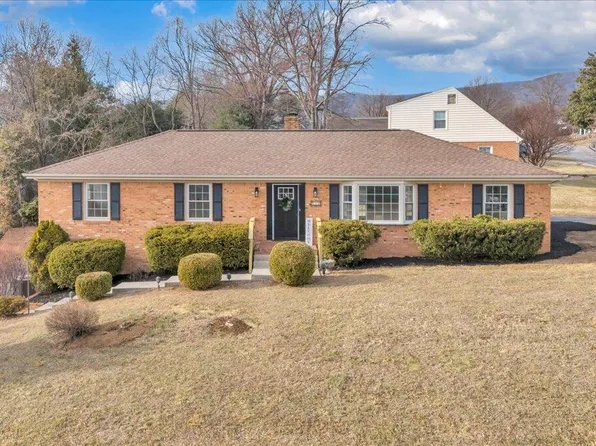 971 Stonegate Dr, Salem, VA 24153