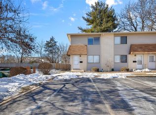 879 Portsdown Rd, Ballwin, MO