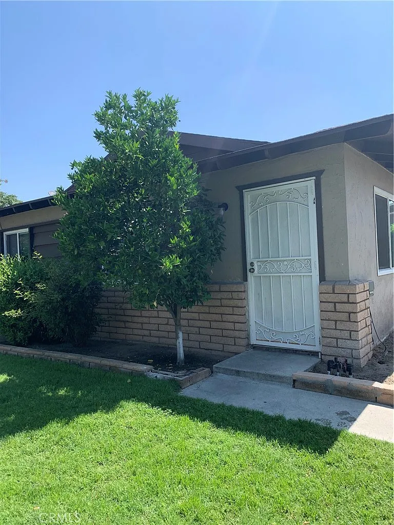 2 bed, 800 sqft, $1,675 — Photo 1
