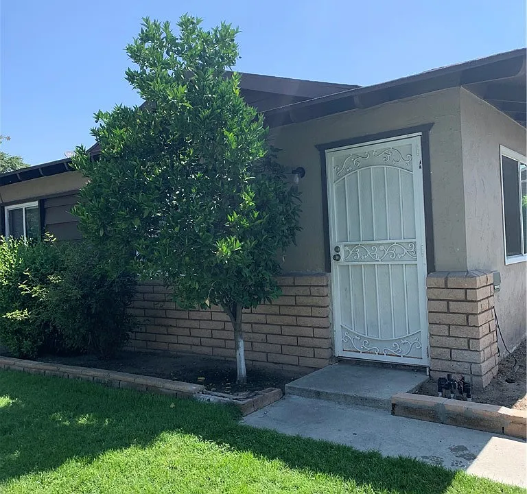 250 S Elk St