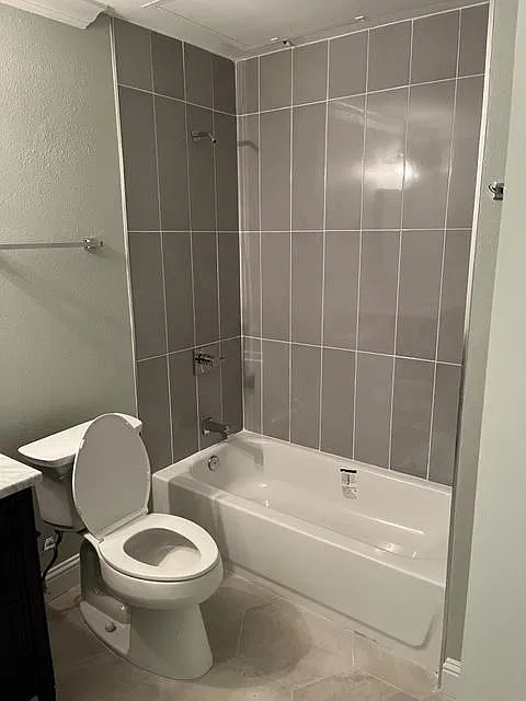 4611 Travis St — Photo 4