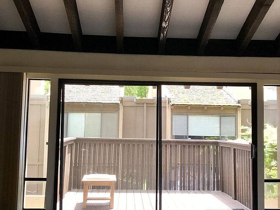 5th image of 782 Woodside Ln E