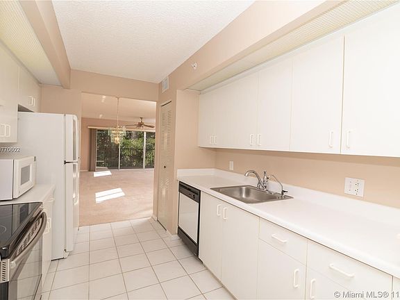 2nd image of 800 SW 142nd Ave APT 301N