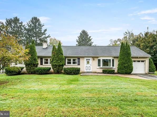 20 Carol Ln, Coatesville, PA 19320