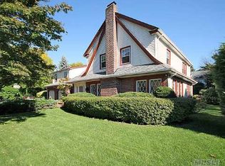 63 Wellington Rd, Garden City, NY 11530