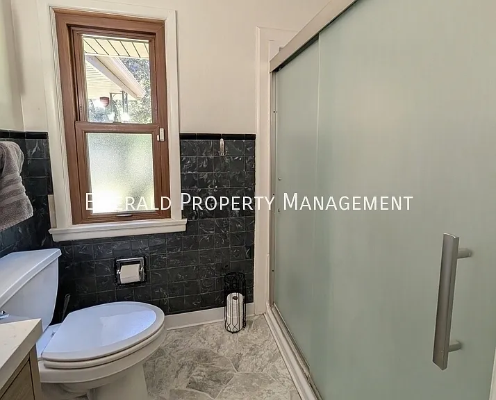 2119 Midway Dr — Photo 12
