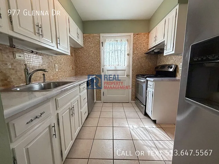 977 Glenna Dr — Photo 5
