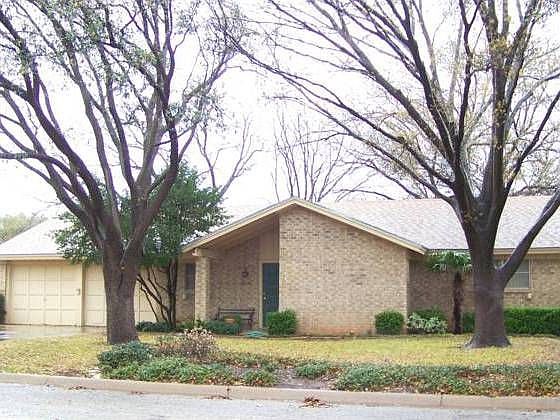 1st image of 3226 Lindenwood Dr