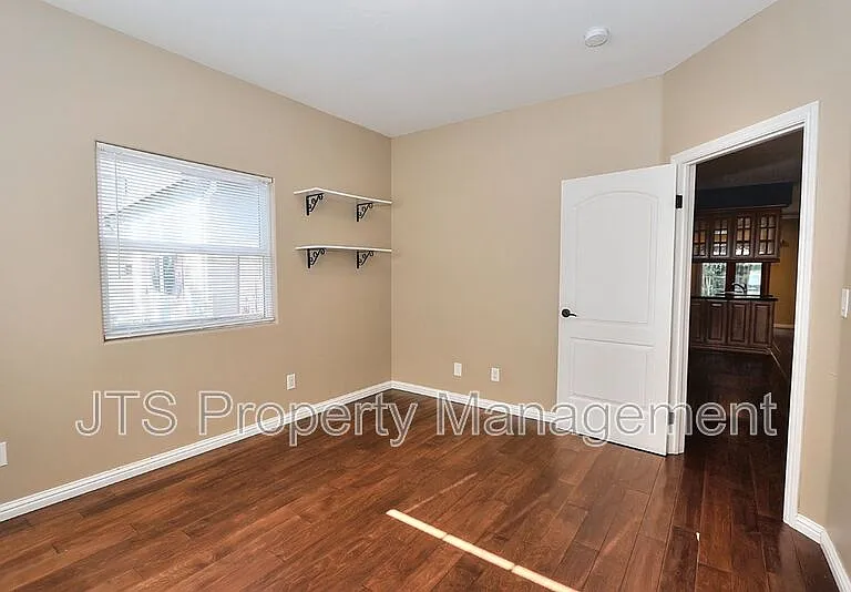 3657 24th St — Photo 12