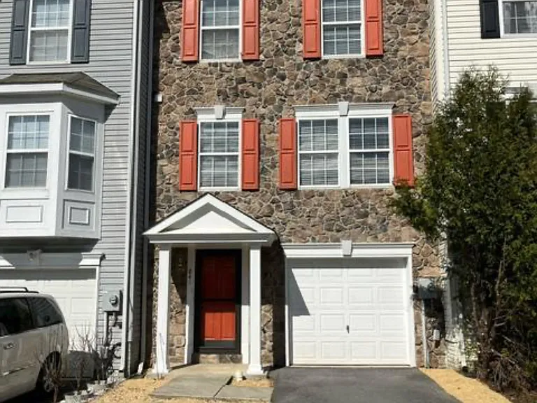 841 Monet Dr — Photo 1