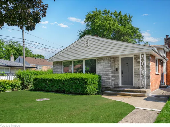 5215 Greenleaf St, Skokie, IL 60077