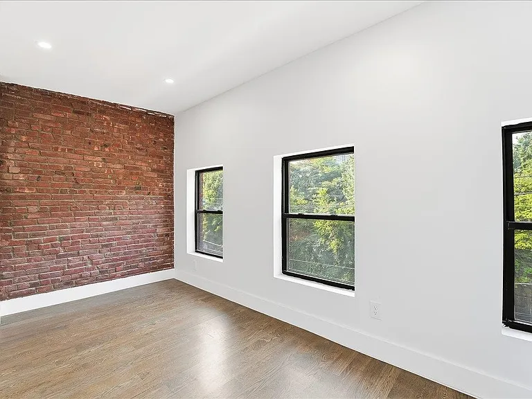 216 6th St #3 — Photo 12