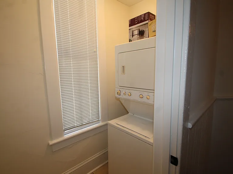 1008 Barnard St — Photo 16