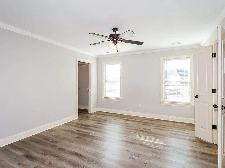 5823 Bedford Pl — Photo 10