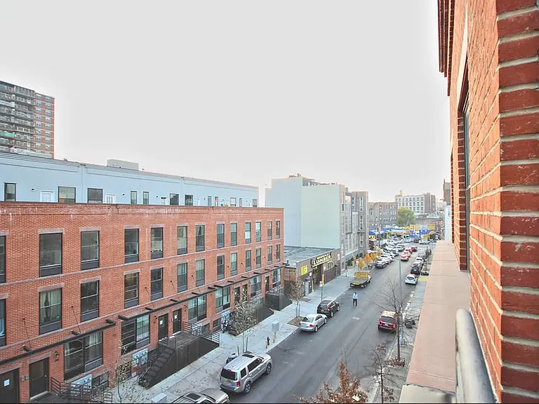 33 Meserole St #3 — Photo 5