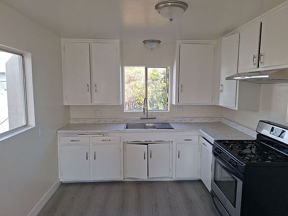 3rd image of 224 Wilson Ave #226