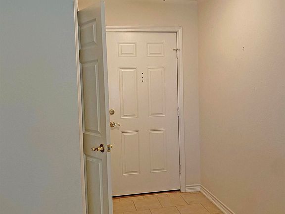2nd image of 412 Amanda Ct