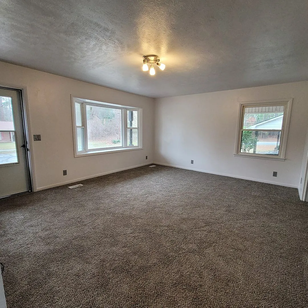3 bedroom Ranch Home. — Photo 3