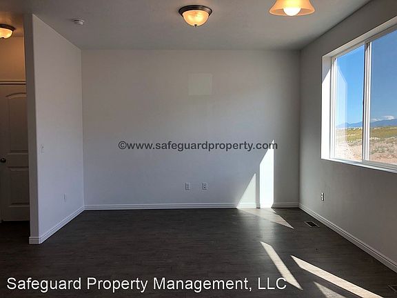 4th image of 3072 S Red Pine Dr