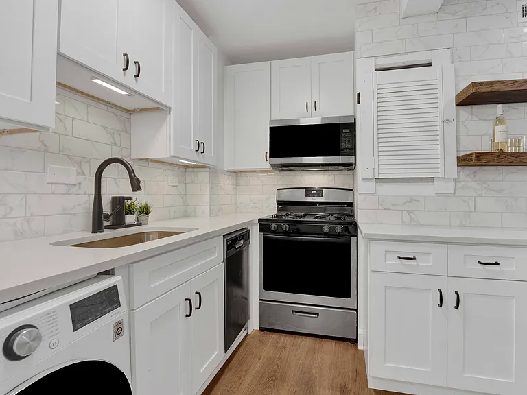 1851 W Dickens Ave #1F — Photo 6