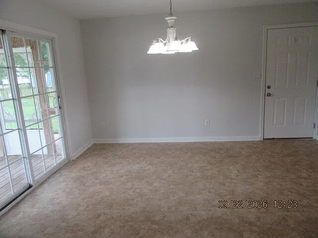 3 bed, 2.0 bath, 1419 sqft, $1,600 — Photo 3