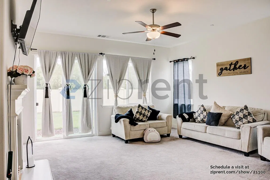 4 bed, 2471 sqft, $2,750 — Photo 3