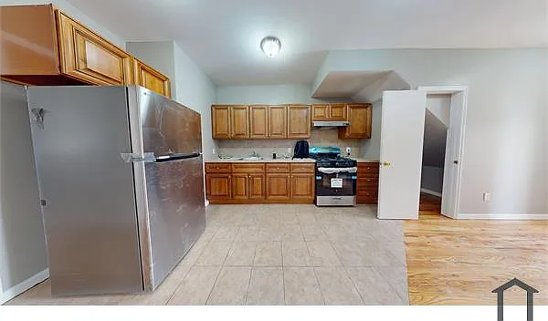 122 Targee St #2 — Photo 4