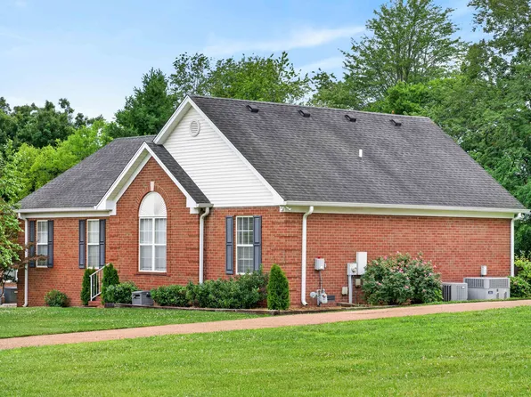 309 Cherry Ln, White House, TN 37188