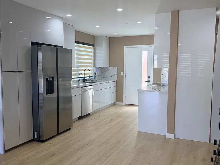 8242 Morse Ave — Photo 4