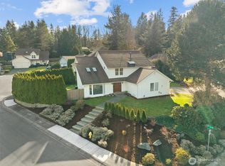 16915 NE 43rd Ct, Redmond, WA