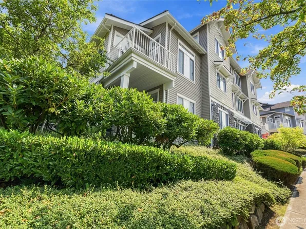 1601 NE Katsura Street #101, Issaquah, WA 98029