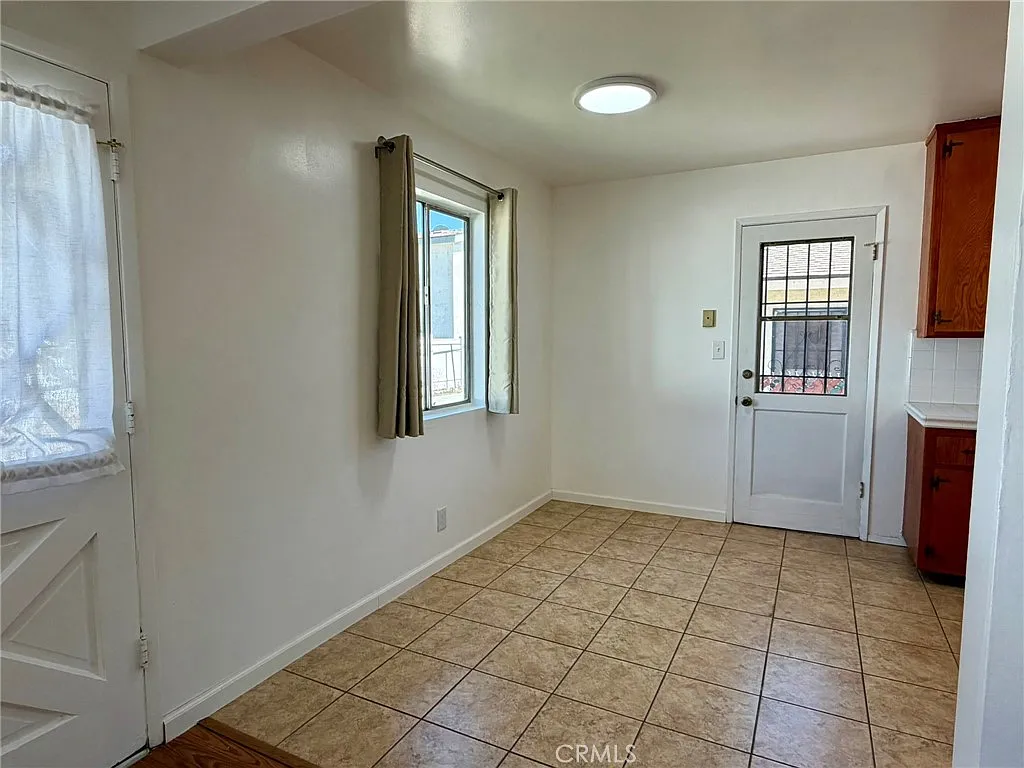 2 bed, 844 sqft, $2,595 — Photo 4
