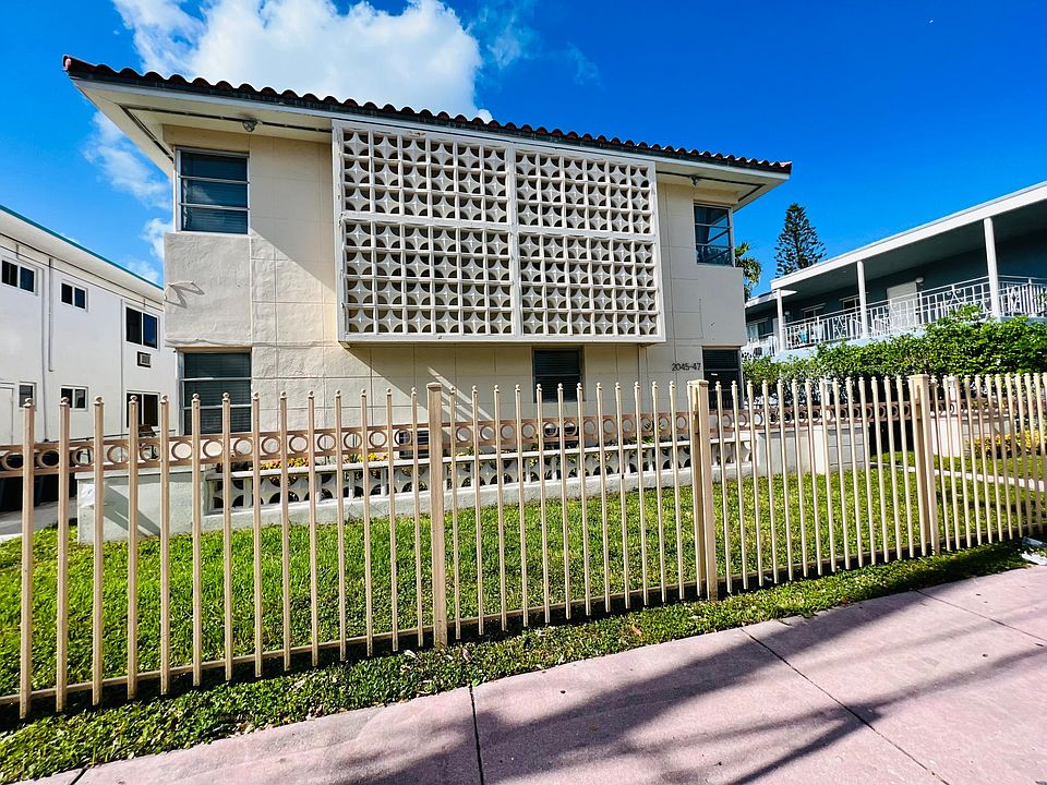 1st image of 2047 Calais Dr #1