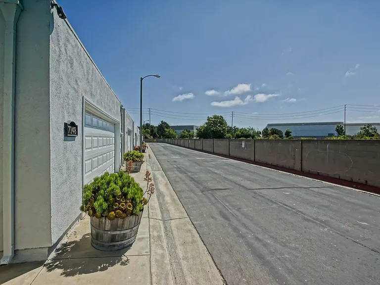 7148 Island Village Dr — Photo 47