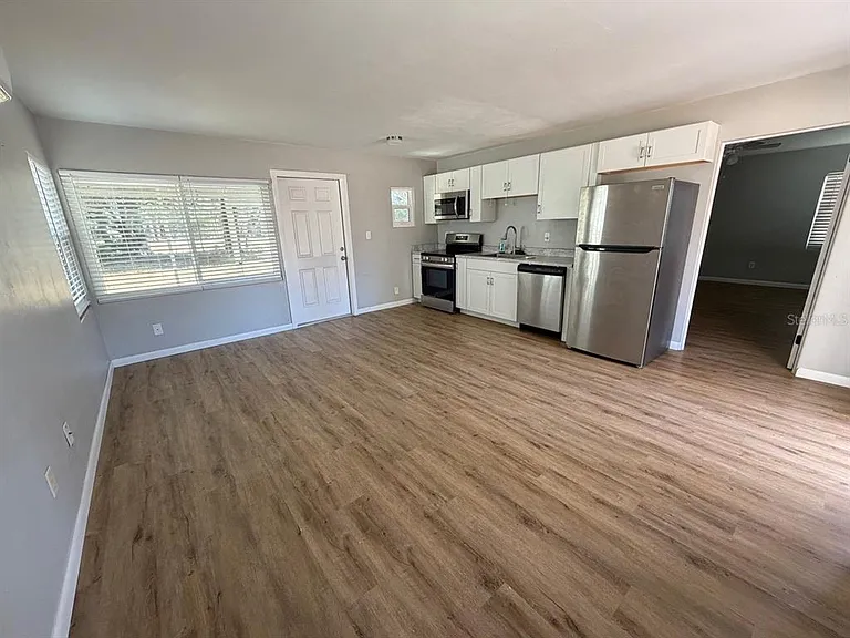 1557 S Clara Ave — Photo 4