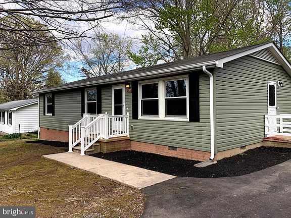 2nd image of 10914 Deer Dr
