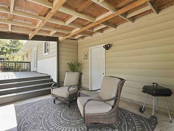 5th image of 2302 S Linden Avenue