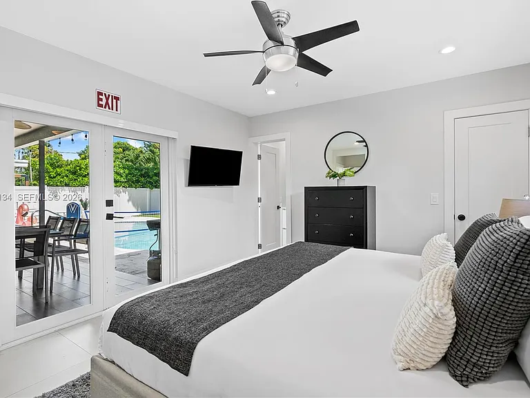 1329 Funston St — Photo 4