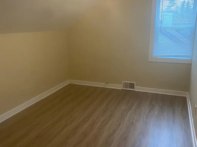 1418 Irvine Ave NW #C — Photo 8